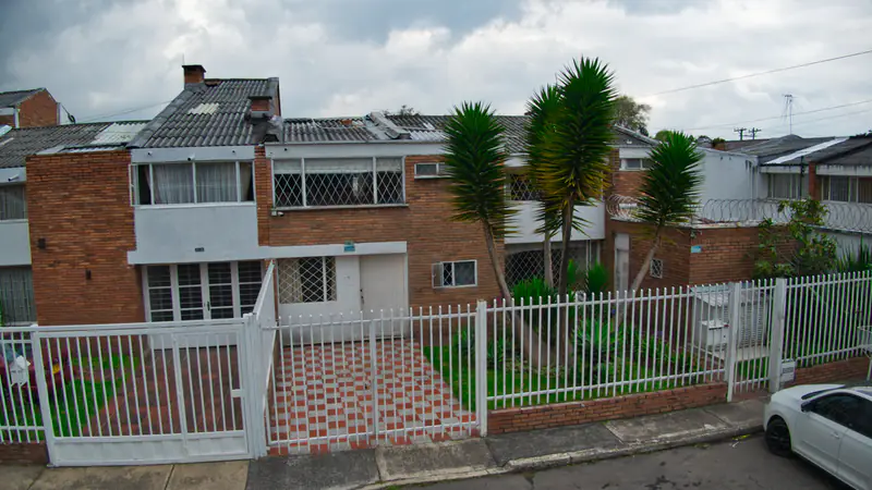 Fachada de Hogar Family Care - Sede 4 Niza Norte