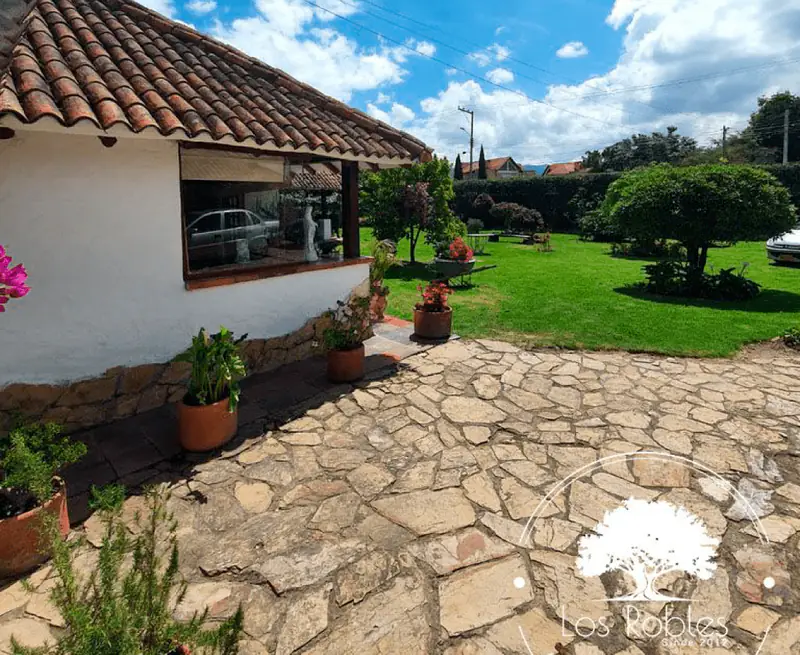 Fachada de Gerontológico Los Robles