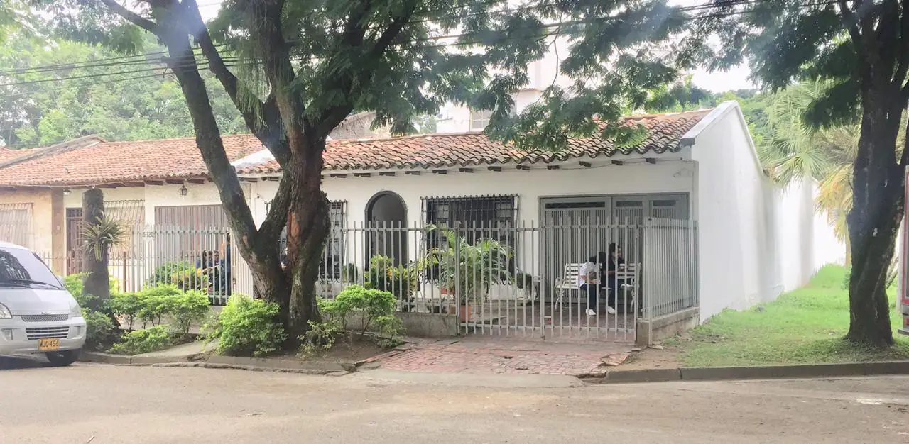 Fachada de Hogar Paraíso del Adulto Mayor