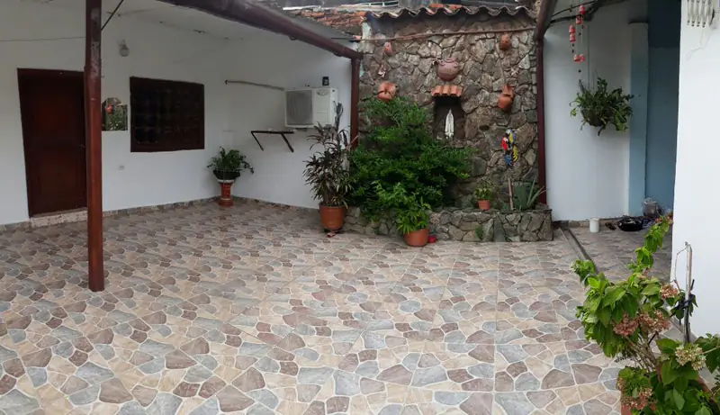 Zona común de Hogar de Cuidado y Atención para el Adulto Mayor San Vicente de Paúl