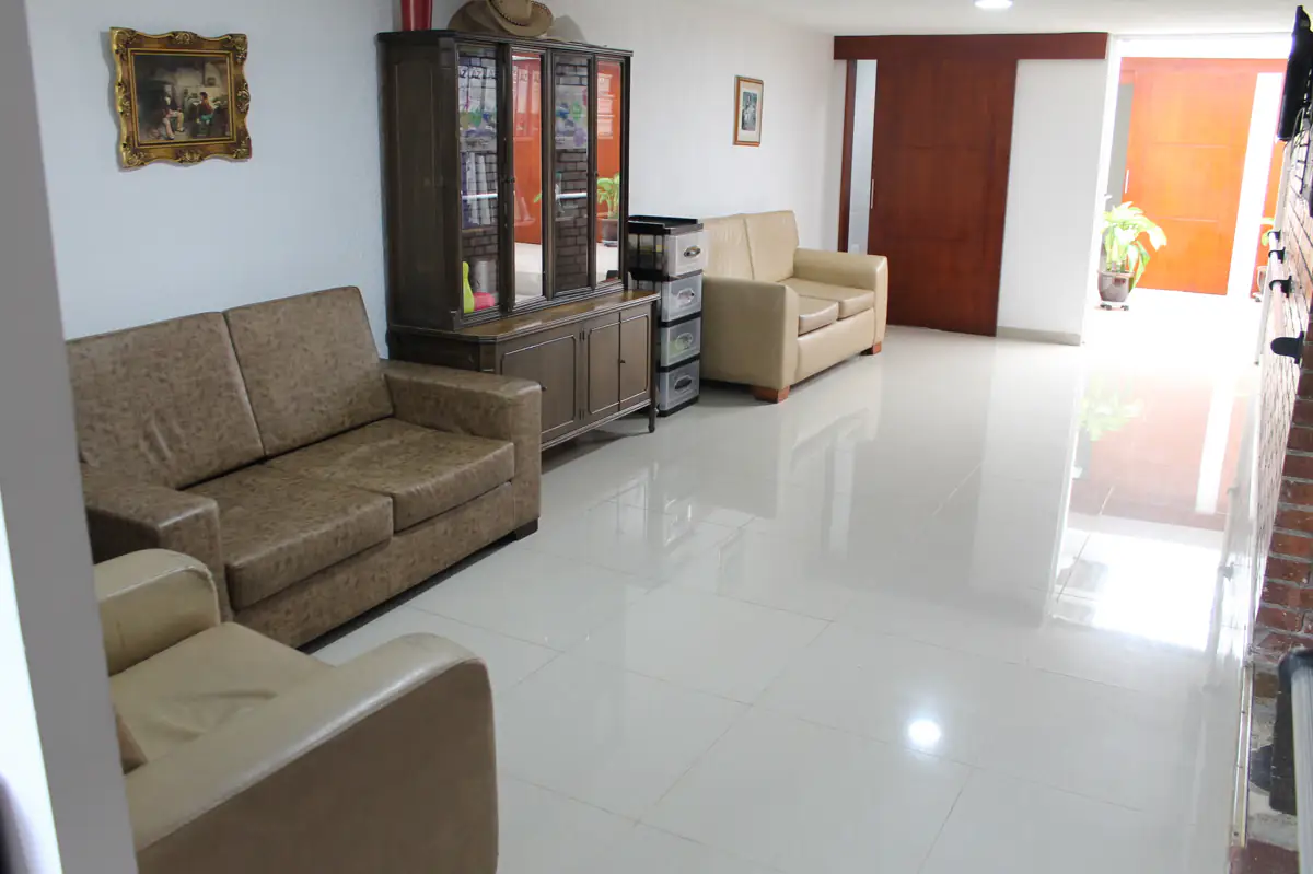 Zona común de Hogar Family Care - Sede 4 Niza Norte