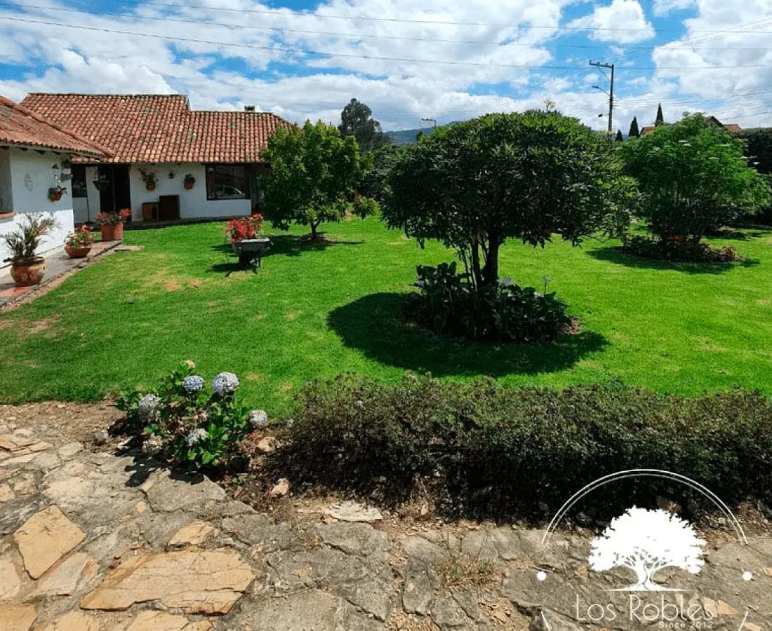 Fachada de Gerontológico Los Robles
