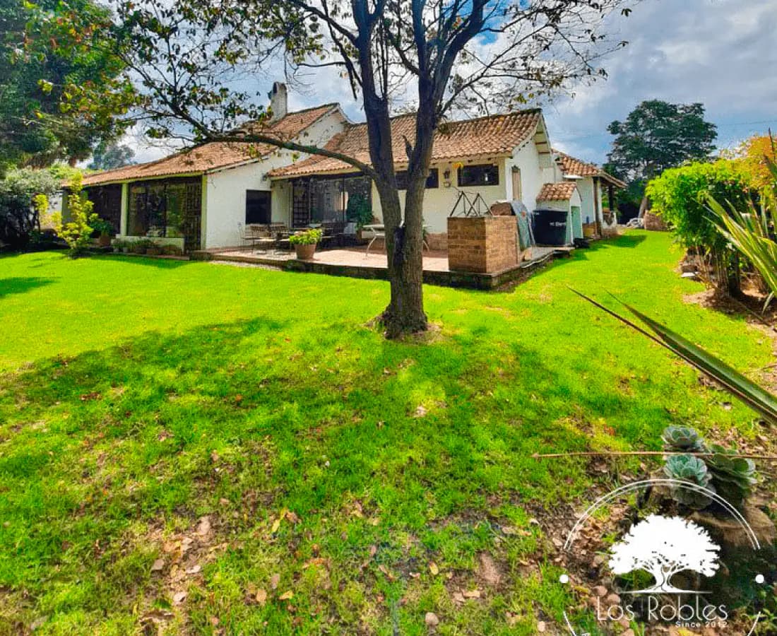 Fachada de Gerontológico Los Robles