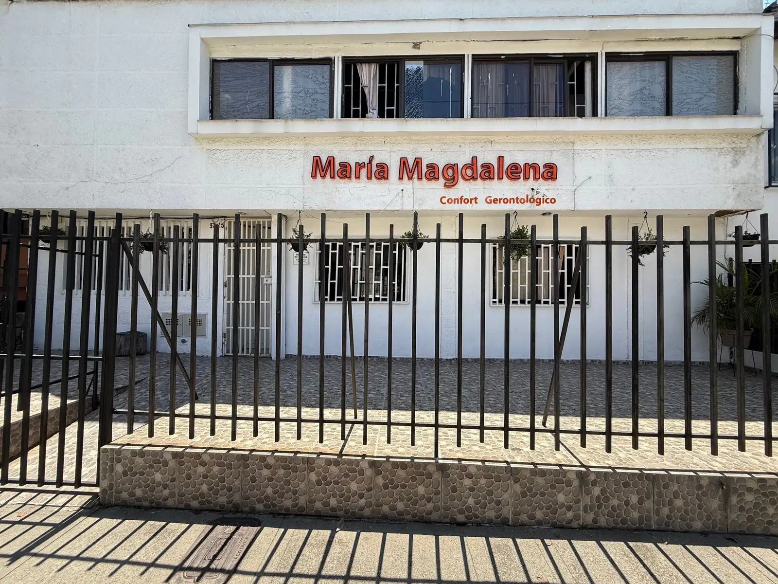 Fachada de María Magdalena - Confort Gerontológico